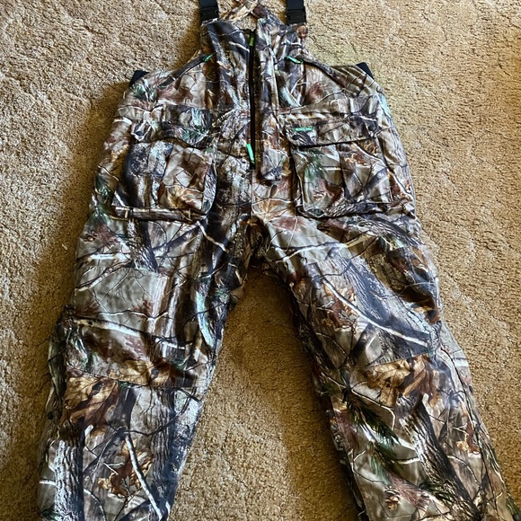 Camouflage Hunting Overalls - Picture 2 of 4